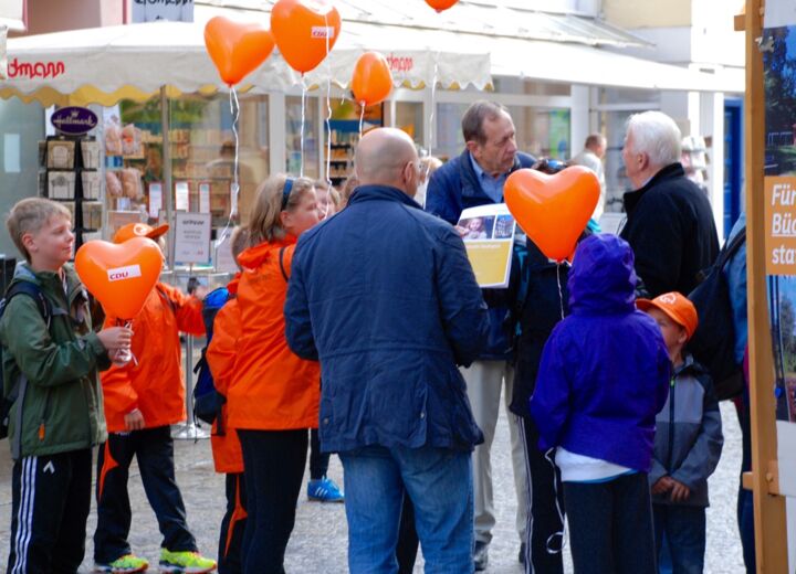 CDU Infostand in der Johann-Phillip-Palm-Straße