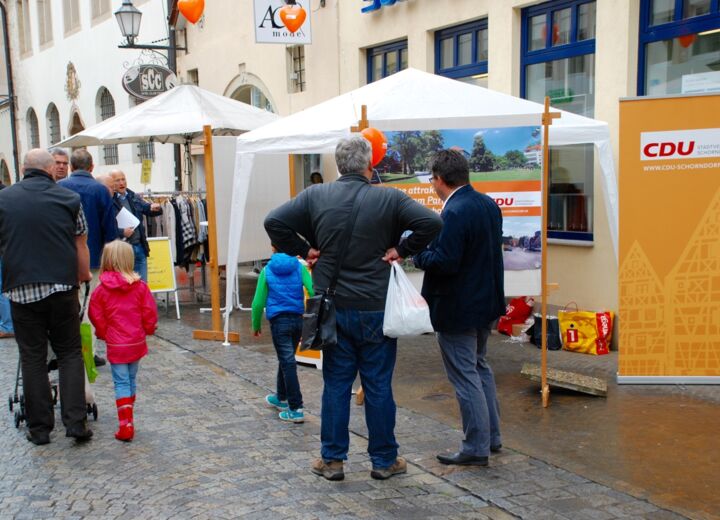 CDU Infostand in der Johann-Phillip-Palm-Straße